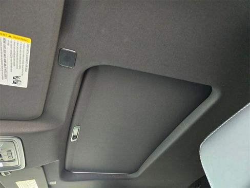 Used 2025 Chevrolet Silverado 2500 ZR2 image 35