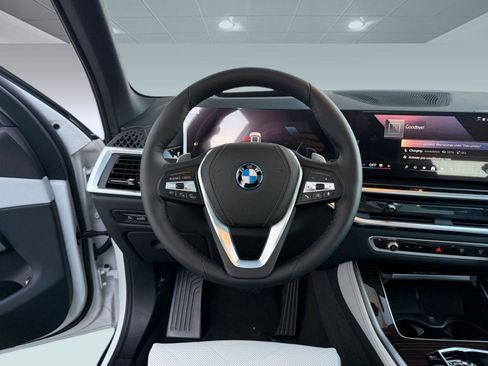 New 2026 BMW X5 xDrive50e w/ Executive Package image 24