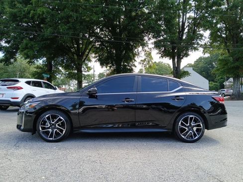 Used 2024 Nissan Sentra SR FWD image 1