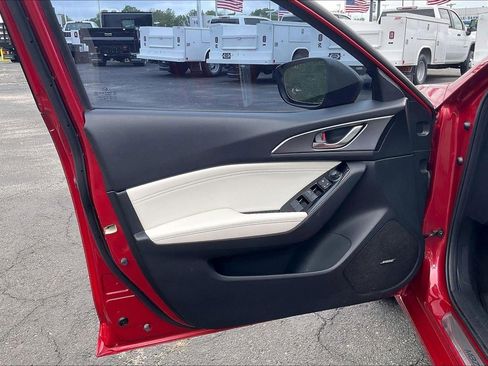 Used 2017 MAZDA MAZDA3 Grand Touring w/ Premium Equipment Package FWD image 25