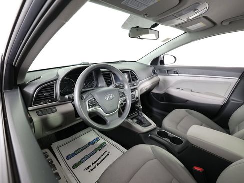 Used 2017 Hyundai Elantra SE FWD image 10