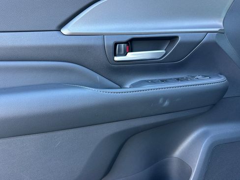 Certified 2024 Toyota Grand Highlander XLE image 13