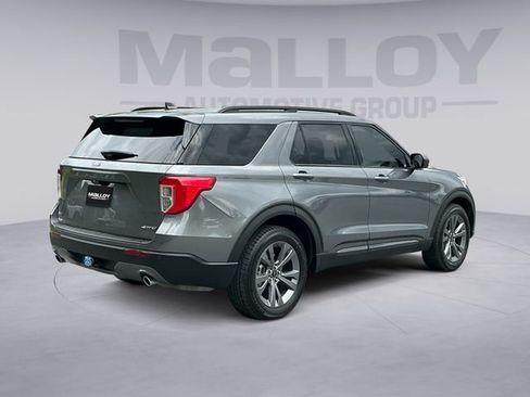 Used 2021 Ford Explorer XLT w/ Equipment Group 202A AWD/4WD image 5