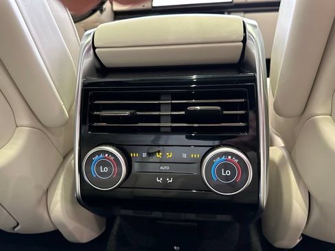 New 2025 Land Rover Range Rover Autobiography AWD/4WD image 18