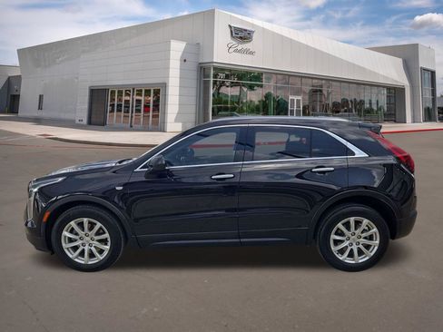 Certified 2023 Cadillac XT4 Luxury w/ Cold Weather Package FWD image 3