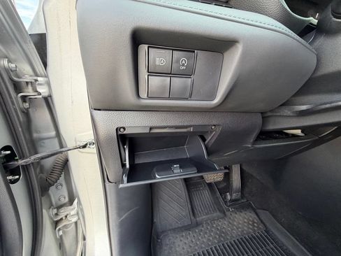 Used 2023 Toyota Highlander L AWD/4WD image 23