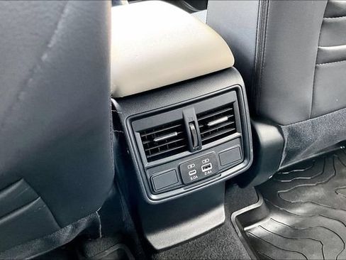 Used 2025 Subaru Forester Premium w/ Convenience Package #1 AWD/4WD image 10