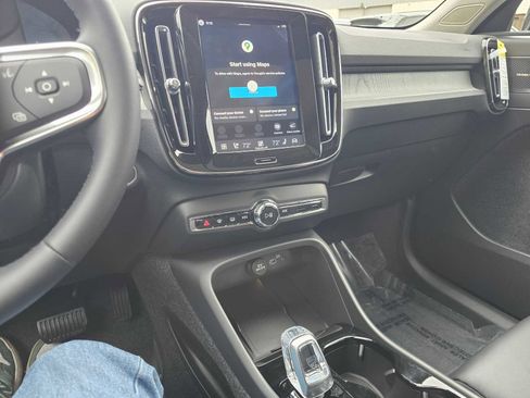 New 2026 Volvo XC40 B5 Plus w/ Protection Package Premier image 28