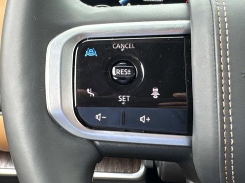 Used 2025 Nissan Armada Platinum Reserve w/ Convenience Package RWD image 31