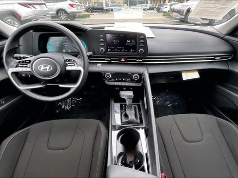 Certified 2025 Hyundai Elantra Blue image 11