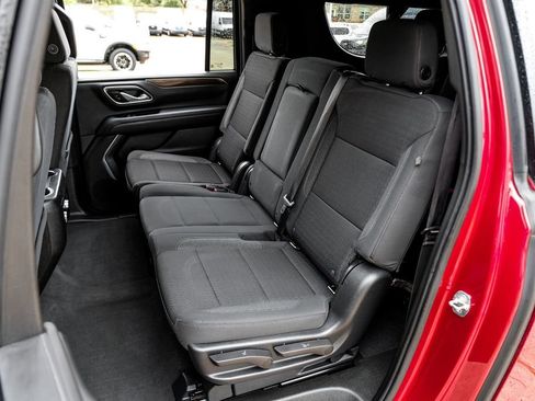 Used 2022 GMC Yukon XL SLE image 40