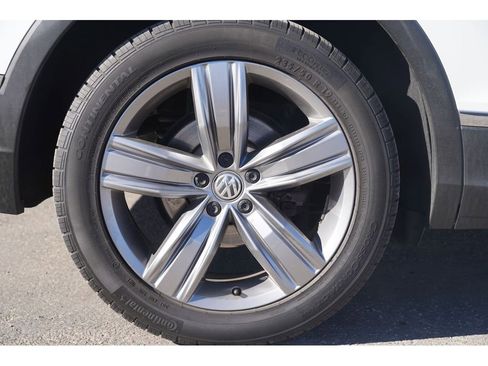 Used 2019 Volkswagen Tiguan SEL Premium w/ 3rd Row Seat Package image 7