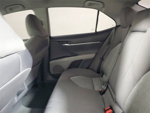 Used 2022 Toyota Camry LE image 10