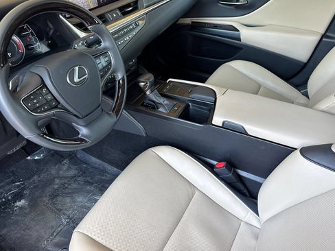 Used 2020 Lexus ES 350 w/ Premium Package FWD image 11