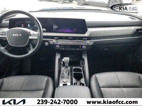 Certified 2024 Kia Telluride EX w/ EX Captain's Chair Package FWD image 18