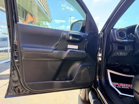 Used 2019 Toyota Tacoma TRD Pro image 18