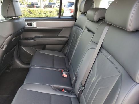Used 2025 Hyundai Santa Fe SEL FWD image 12