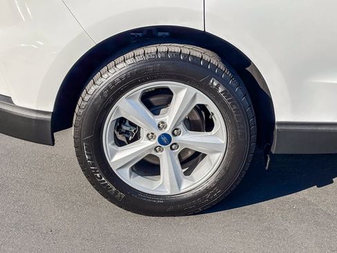 Used 2020 Ford Edge SE image 10