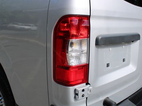 Used 2020 Nissan NV 3500 SL RWD image 27