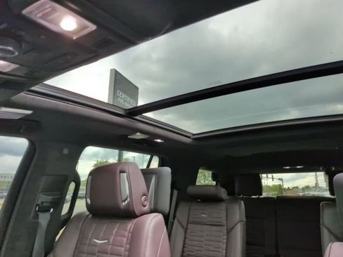 Certified 2024 Cadillac Escalade Sport Platinum w/ LPO, ONYX Package AWD/4WD image 21