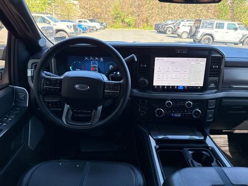 Used 2025 Ford F450 Platinum w/ FX4 Off-Road Package AWD/4WD image 19