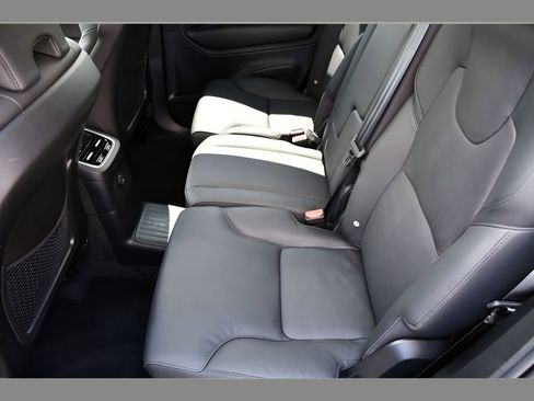 Certified 2024 Volvo XC90 T8 Core w/ Climate Package AWD/4WD image 16