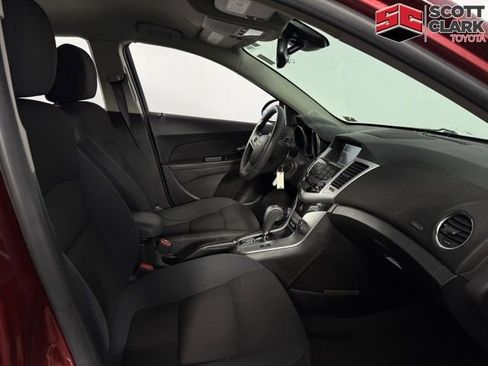 Used 2016 Chevrolet Cruze LT image 15