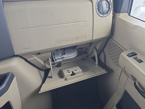 Used 2014 Ford E-350 and Econoline 350 Super Duty RWD image 22
