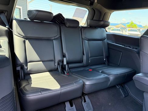 Used 2025 Ford Expedition Platinum w/ Stealth Performance Package AWD/4WD image 43