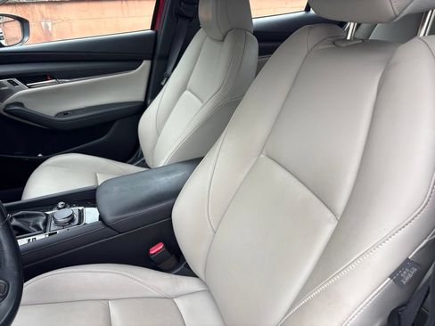 Used 2019 MAZDA MAZDA3 AWD Sedan w/ Preferred Package image 6