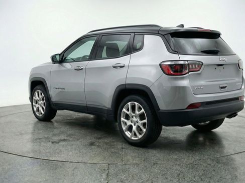 Used 2025 Jeep Compass Limited image 6