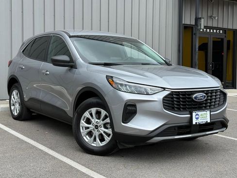Used 2024 Ford Escape Active AWD/4WD image 3
