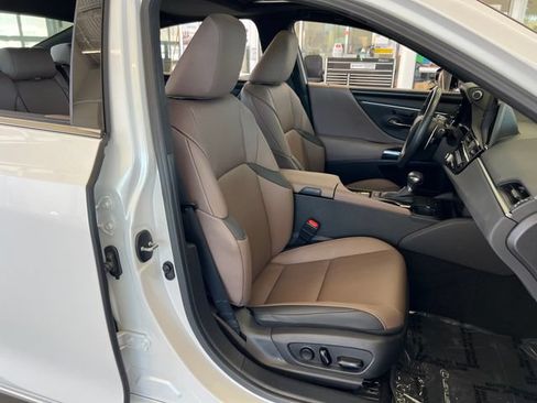 Used 2025 Lexus ES 350 w/ Premium Package FWD image 50