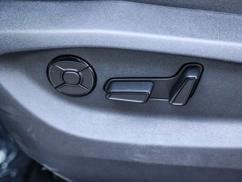 New 2026 Volkswagen Tiguan SE image 33