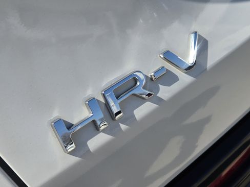 Used 2023 Honda HR-V EX-L image 10