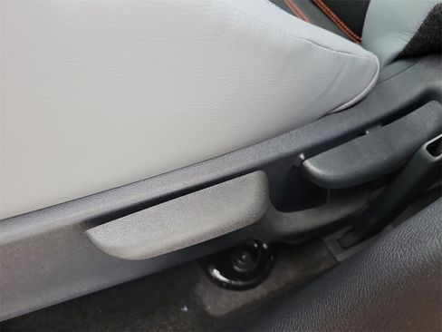 New 2024 Nissan Kicks SR w/ SR Premium Package image 20