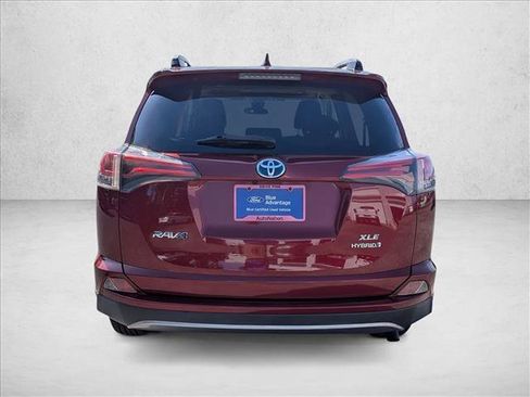 Used 2018 Toyota RAV4 XLE image 6