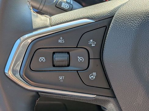Used 2025 Chevrolet Trax LT w/ LT Convenience Package FWD image 19