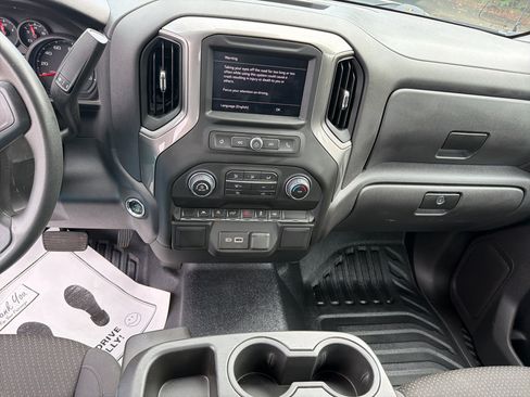 Used 2025 Chevrolet Silverado 1500 W/T RWD image 13