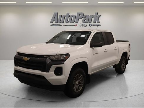 Used 2023 Chevrolet Colorado LT w/ LT Convenience Package II AWD/4WD image 6