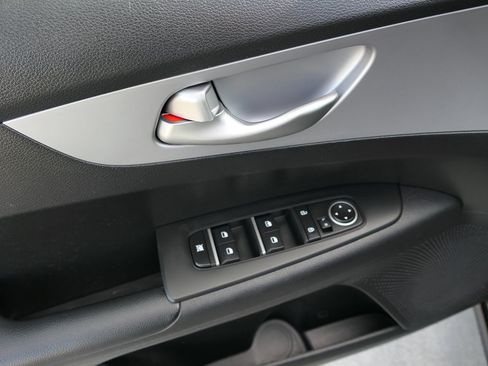 Used 2024 Kia Forte LXS image 14