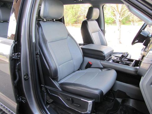 Used 2022 Ford F150 Lariat w/ FX4 Off-Road Package image 24