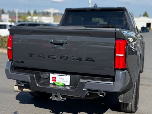 Used 2024 Toyota Tacoma TRD Sport AWD/4WD image 5