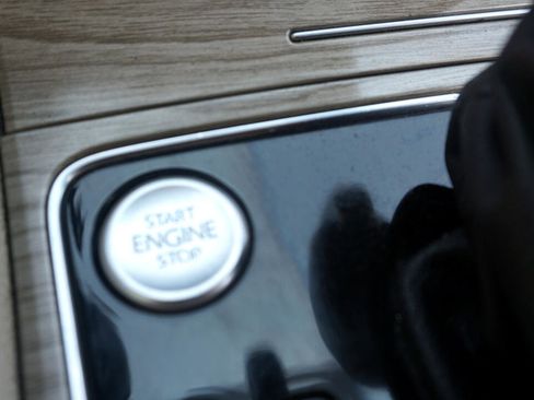 Used 2016 Volkswagen Passat 1.8T SE image 16