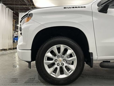 New 2026 Chevrolet Silverado 1500 Custom w/ LPO, Dark Essentials Package AWD/4WD image 19