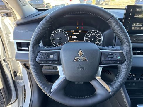 New 2026 Mitsubishi Outlander AWD image 41