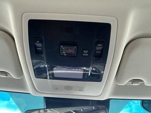 Used 2025 Lexus ES 350 w/ Premium Package FWD image 36