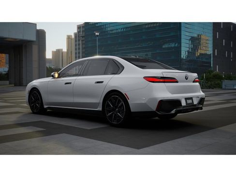 New 2026 BMW i7 eDrive50 w/ M Sport Package image 2