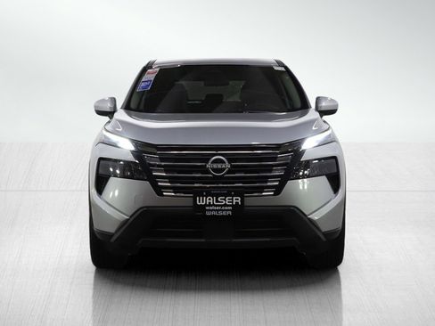 Used 2025 Nissan Rogue SV image 8