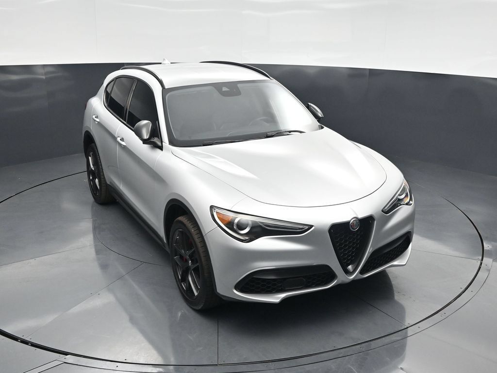 Used 2020 Alfa Romeo Stelvio w/ Nero Edizione RWD image 35